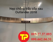 nẹp chống trầy cốp sau outlander 2018