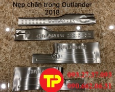 nẹp chân trong outlander 2018