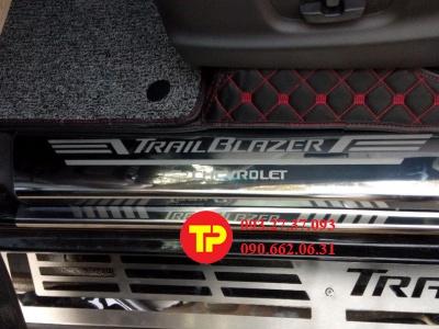 nẹp bước trong ngoài trailblazer