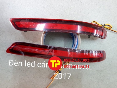 đèn led cảng sau innova 2017