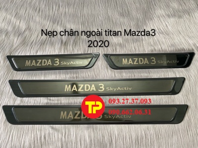 nẹp chân ngoài titan mazda 3 2020